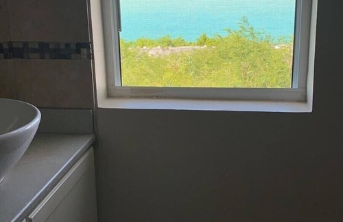Bottle Creek House | Bayfront Family Vacation Rental - OCEAN VIEW - Bottle Creek, North Caicos
