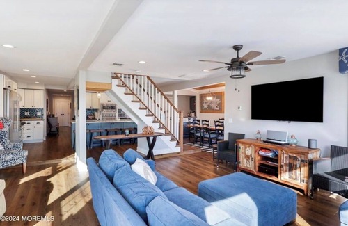 Brick House | Bayfront Gem: 7BR Beach House Pool & Private 51ft Boat Dock