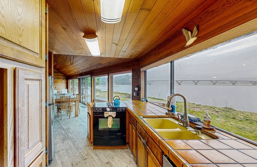 Bayshore House | Bayfront Home with Water Views, Free WiFi, and Firepit - Near Town & Beaches