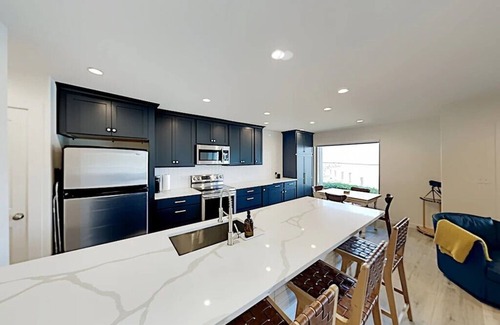 Harbor Oaks Condo | Bayfront Paradise with Private Boat Slip