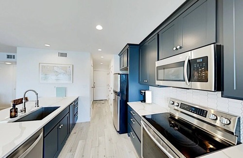 Harbor Oaks Condo | Bayfront Paradise with Private Boat Slip