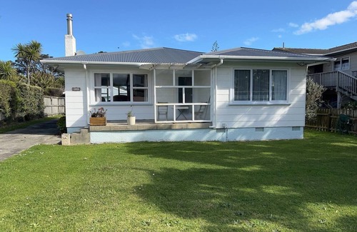 Baylys Beach House | Bayly’s Beach Central