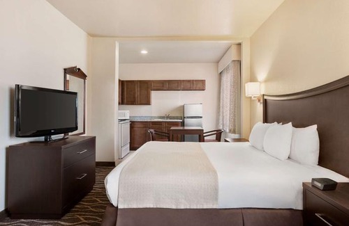 Clute Hotel | Baymont by Wyndham Clute Khach san