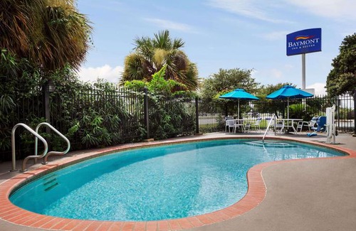 Clute Hotel | Baymont by Wyndham Clute Khach san