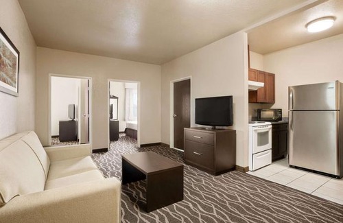 Clute Hotel | Baymont by Wyndham Clute Khach san