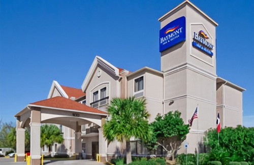Clute Hotel | Baymont by Wyndham Clute