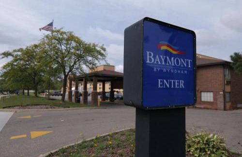 Flint Hotel | Baymont by Wyndham Flint Airport North