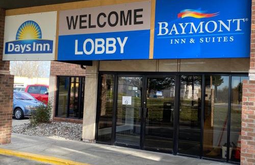 Flint Hotel | Baymont by Wyndham Flint Airport North