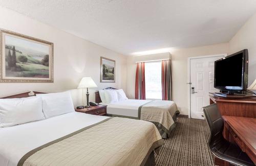 Hickory Hotel | Baymont by Wyndham Hickory