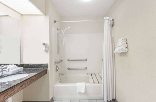 Hickory Hotel | Baymont by Wyndham Hickory