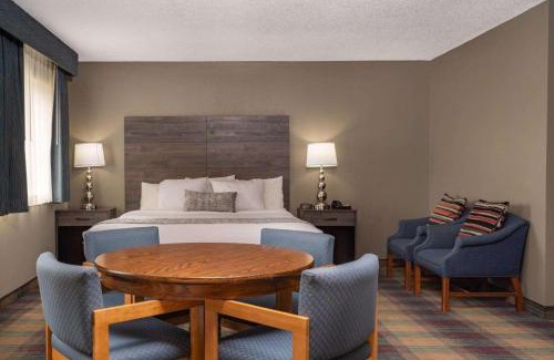 Baldwin Hotel | Baymont Inn Baldwin