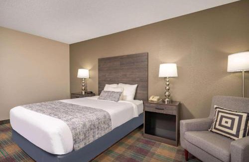 Baldwin Hotel | Baymont Inn Baldwin