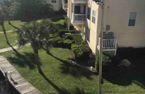 Ocean Springs Condo | Bayou Breezes- Comfort and Value Bayou Side!