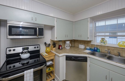 Rockport House | Bayside Blessing | Pet Friendly & Canal Front!