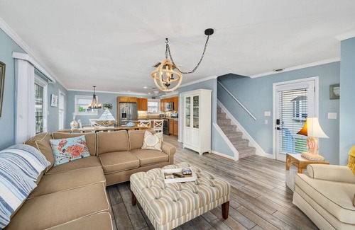 Caine Woods House | Bayside Blue is Bayfront splendor AND you can bring the Dog!