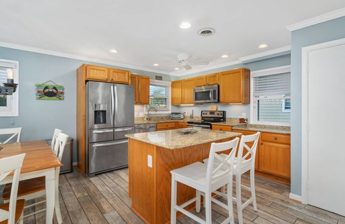 Caine Woods House | Bayside Blue is Bayfront splendor AND you can bring the Dog!