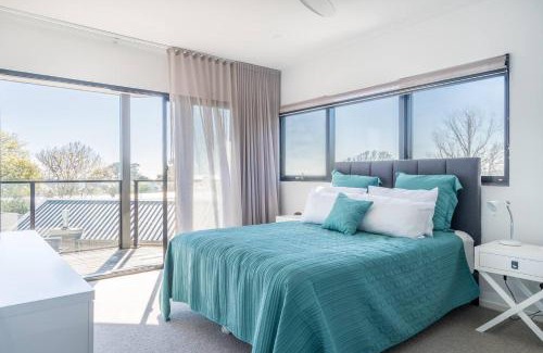 Mount Martha House | 'Bayside Garden' An Enchanted Peninsula Escape