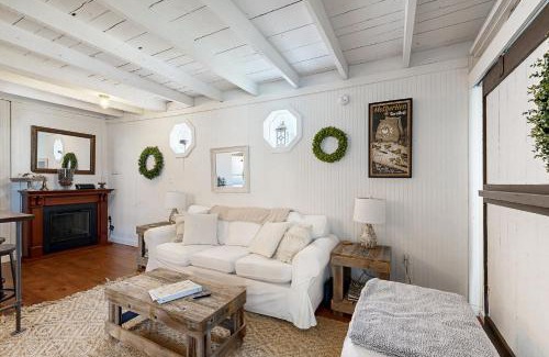 Boothbay Harbor House | Bayside Gardens Grande