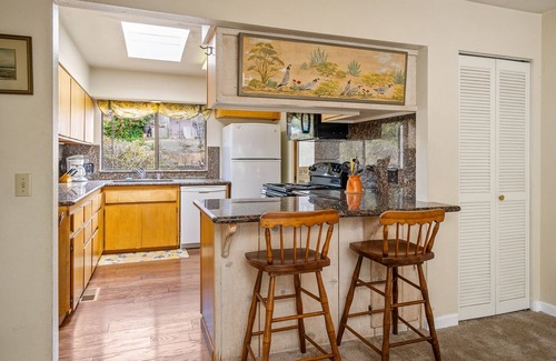 Baywood Park House | Bayside Gem at Elfin Forest, Tranquil Los Osos home with Rooftop Deck