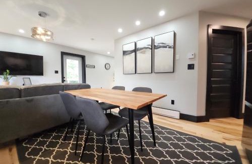 Manitoulin District Apartment | BAYSIDE RESORT, 2 O'CLOCK SUITES