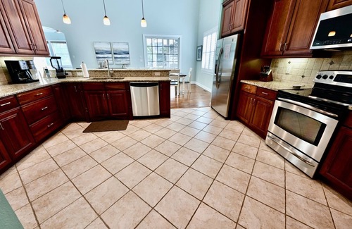 The Commons House | Bayside Resort 5BR, 4 Full Baths 2 Suite Luxury House * Sleeps 12 * New Listing*