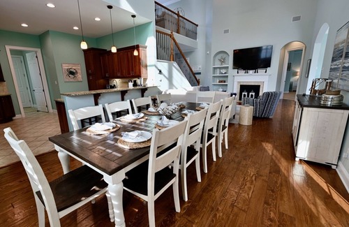 The Commons House | Bayside Resort 5BR, 4 Full Baths 2 Suite Luxury House * Sleeps 12 * New Listing*