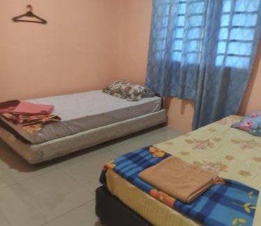Kampung Lampu House | Bayu Homestay