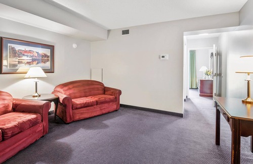 North East Resort | Bayview | 2-Room Deluxe Suite