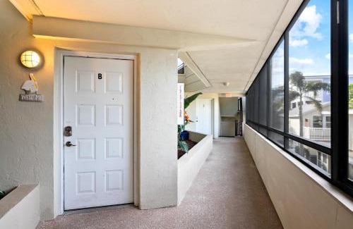 Bradenton Beach House | Bayview Condo B