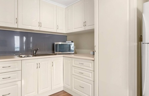 Surf Beach House | Bayview Unit in Surf Beach