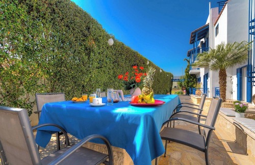 Agios Dimitrios Apartment | Bbq, balcony, 42mbps, king, backyard, full Kitchen-1