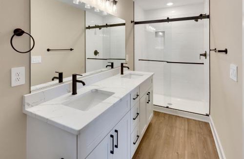 Corolla Light Villa | BCW29A Boone Docks 2 Min Walk to Beach