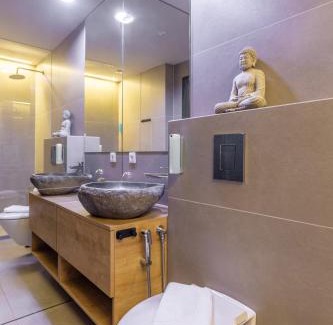 Lodz Apartment | BDSM SWING KLIMA Apartamenty Lustra super wygodne łóżko , huśtawka ,dla dorosłych ADULTS ONLY