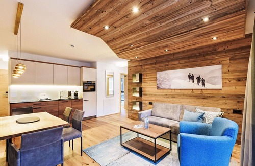 Schonbach Apartment | Beautiful apartment for 4 people with WIFI, pool, TV and terrace