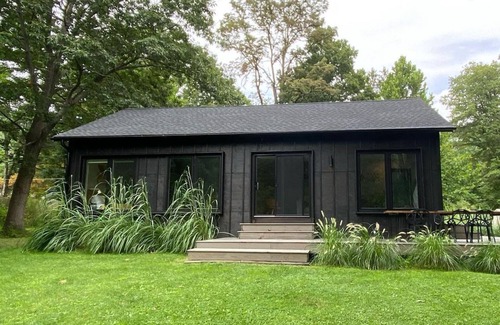 Poughkeepsie Cottage | Be in Nature at this Gorgeous Riverfront Cabin