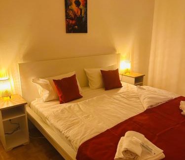 Rhein-Erft-Kreis District Apartment | Be like your home! Familienhaus mit Garten & Netflix, Phantasialand nah