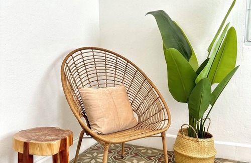 Sagrado Corazon Condo | Beach 8 min, Downtown, Walkable, Luxe