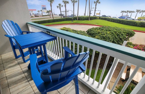 Galveston Condo | Beach-a-holic | First Floor, Two Community Pools