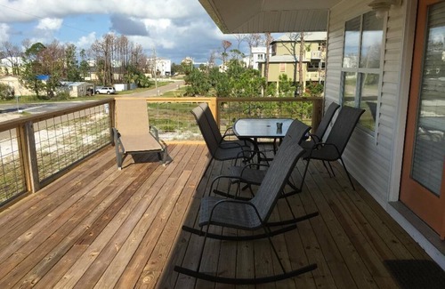 Port St. Joe Cottage | Beach and Bay access!. Close to State Park! Boat friendly.