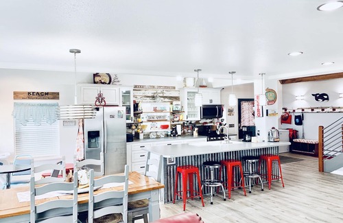 Kenai House | Beach and Ocean View Family Friendly Mouth of the Kenai River