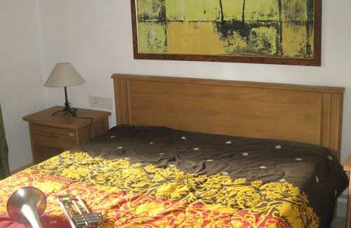 Betalbatim Villa | Beach & basic shopping15 min. walk,swimpool in season, garden, cook on request