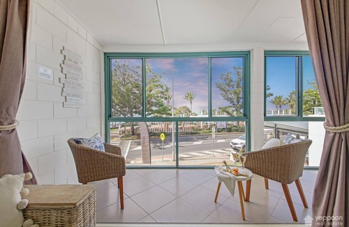 Yeppoon Apartment | BEACH BELLE 2 BRM APARTMENT OPPOSITE BEACHFRONT