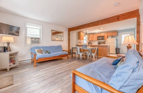 York Beach Condo | Beach Bliss: 2BR Condo, 10 Min to Long Sands, Sleeps 8!