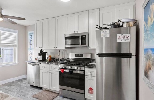 Brigantine Apartment | BEACH BLOCK ★ PARKING ★ MODERN DECOR ★ PORCH