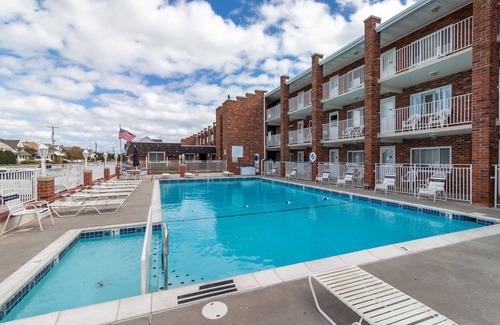 Admiral Estates Condo | Beach Block W/Ocean View & Pool now booking for 2025