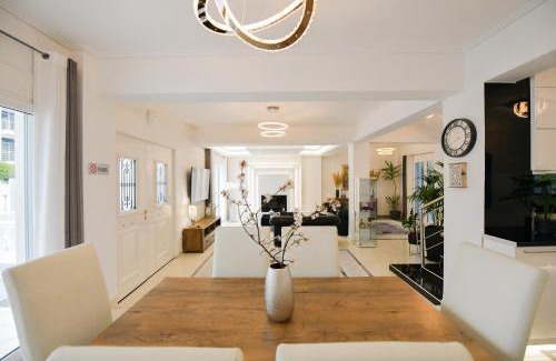 Korithion House | Beach Blue Villa - Luxury Escape by the Sea, Sleeps up to 8