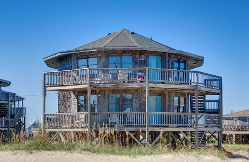 Buxton Cottage | Beach Break Cottage- Excellent Ocean Views- Steps to Beach- Community Pool