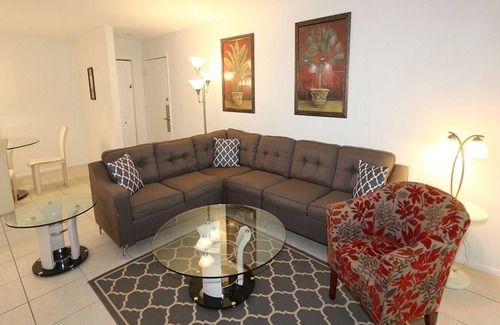 Whitney Beach Condo | Beach Castle #8: 2 BR / 2 BA Resort on Longboat Key by RVA, Sleeps 6
