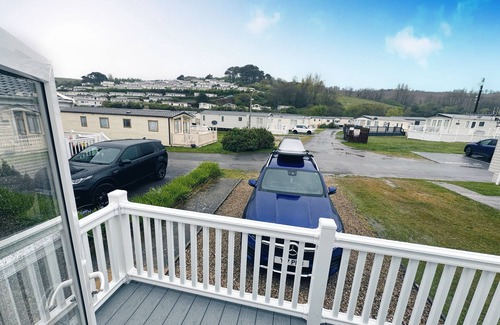 Challaborough House | Beach Coast Getaway in South Devon! Hill Views and on site entertainment,