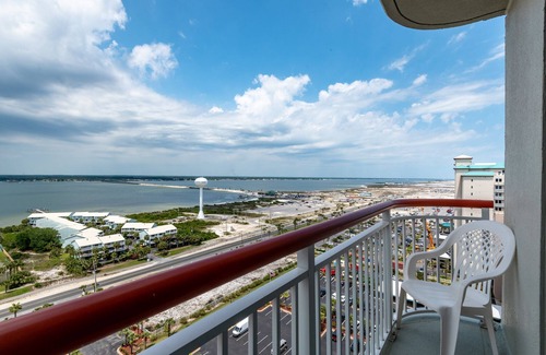 Navarre Beach Condo | Beach Colony East15A- 3BD/3BA Gulf front Navarre Beach Condo!